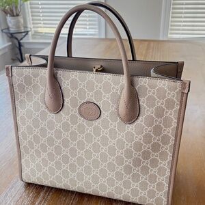Gucci GG Supreme  Monogram Retro interlocking Tote Bag  Oatmeal color